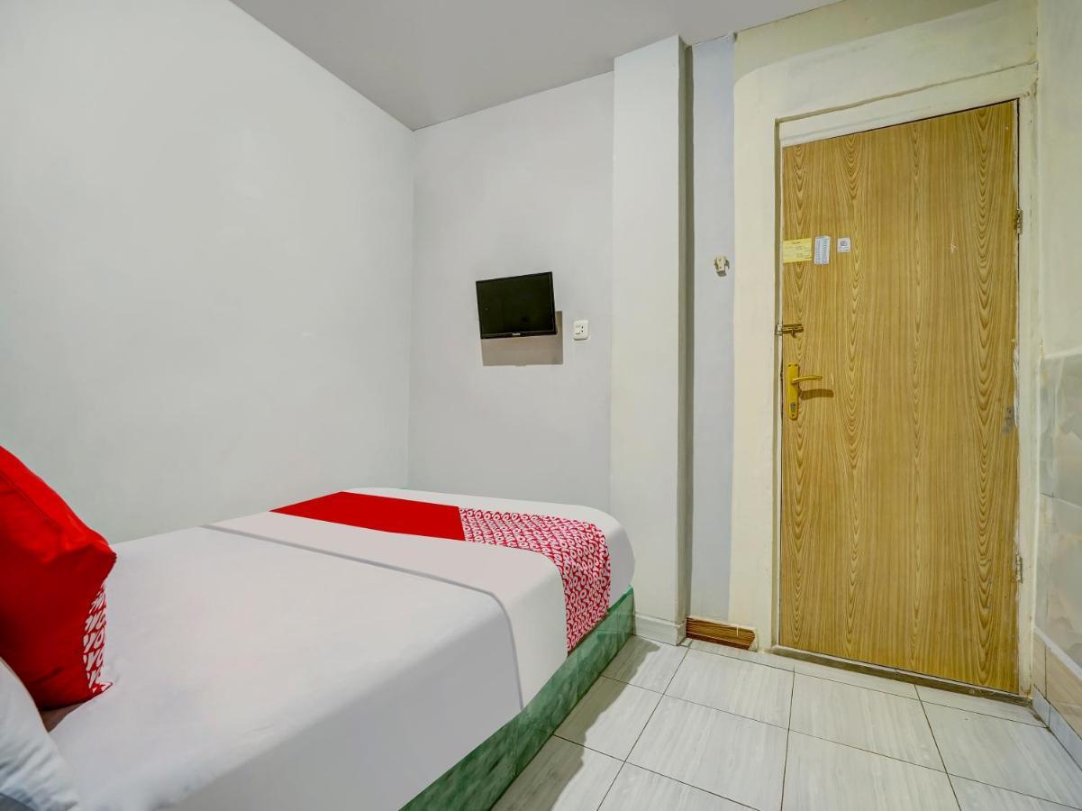 Oyo 90161 Hotel Lendosis Pipa Reja Angkatan 66 Палембанг Экстерьер фото